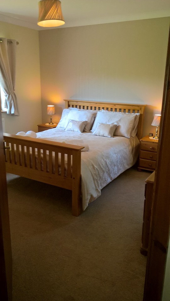Kingsize Bed in Mid Wales Accommodation